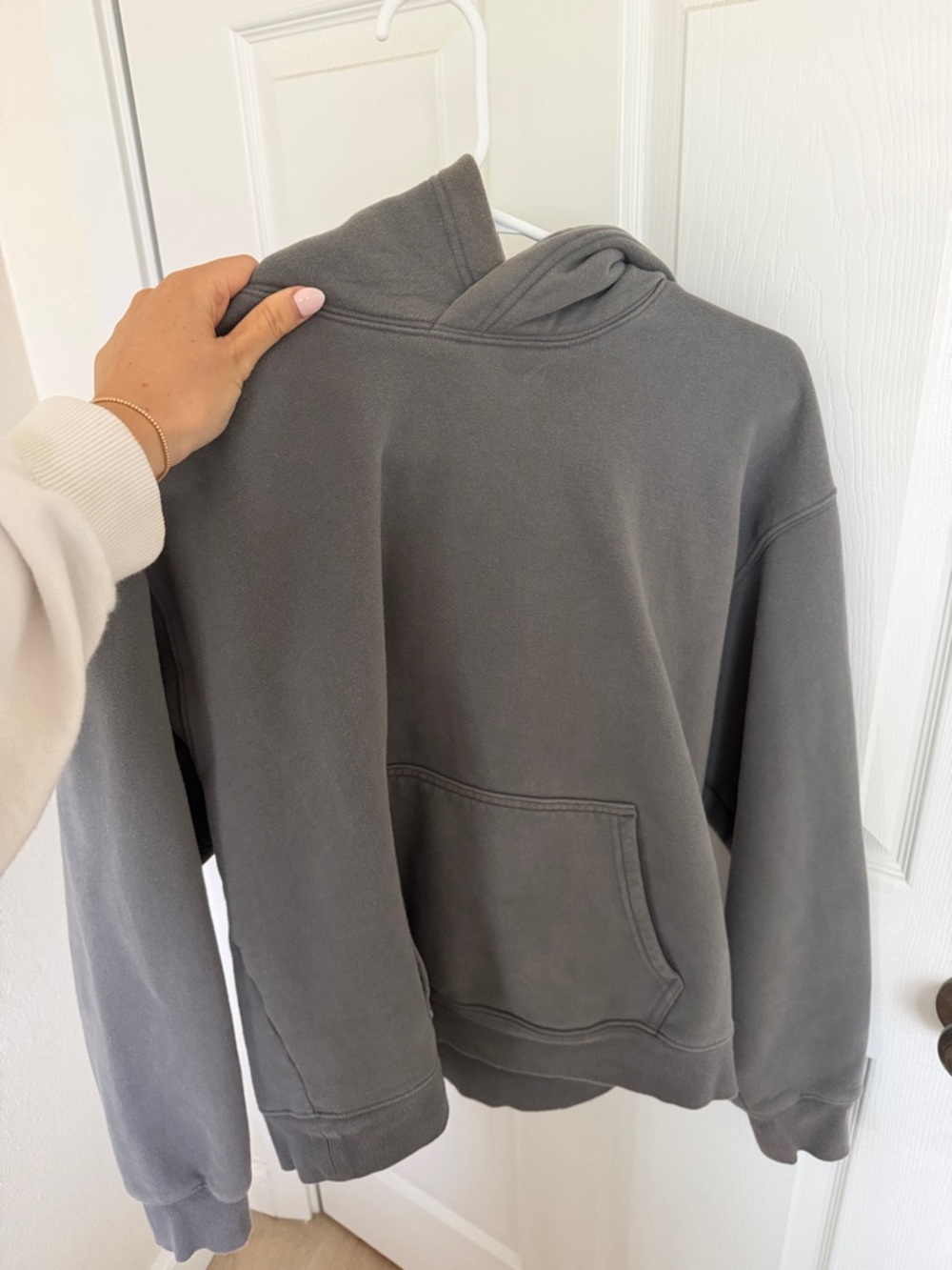 Aritzia grey hoodie size L